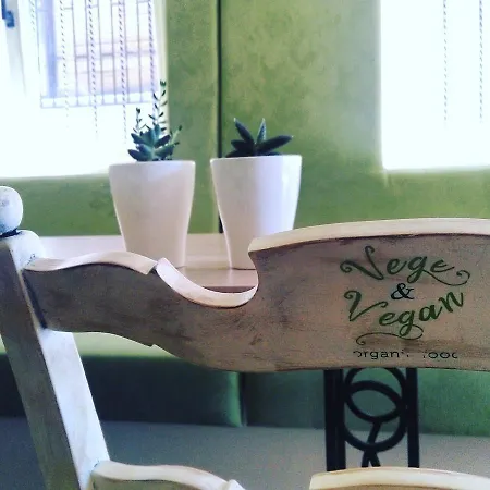 Vege & Vegan Restaurant And Inn